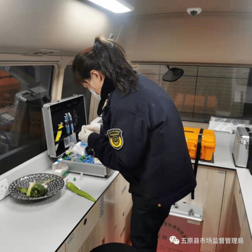 五原縣市場監(jiān)督管理局 筑牢“兩會”期間餐飲服務(wù)食品安全防線